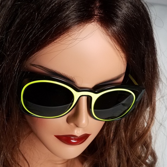 Emporio Armani Sunglasses - Picture 4 of 8